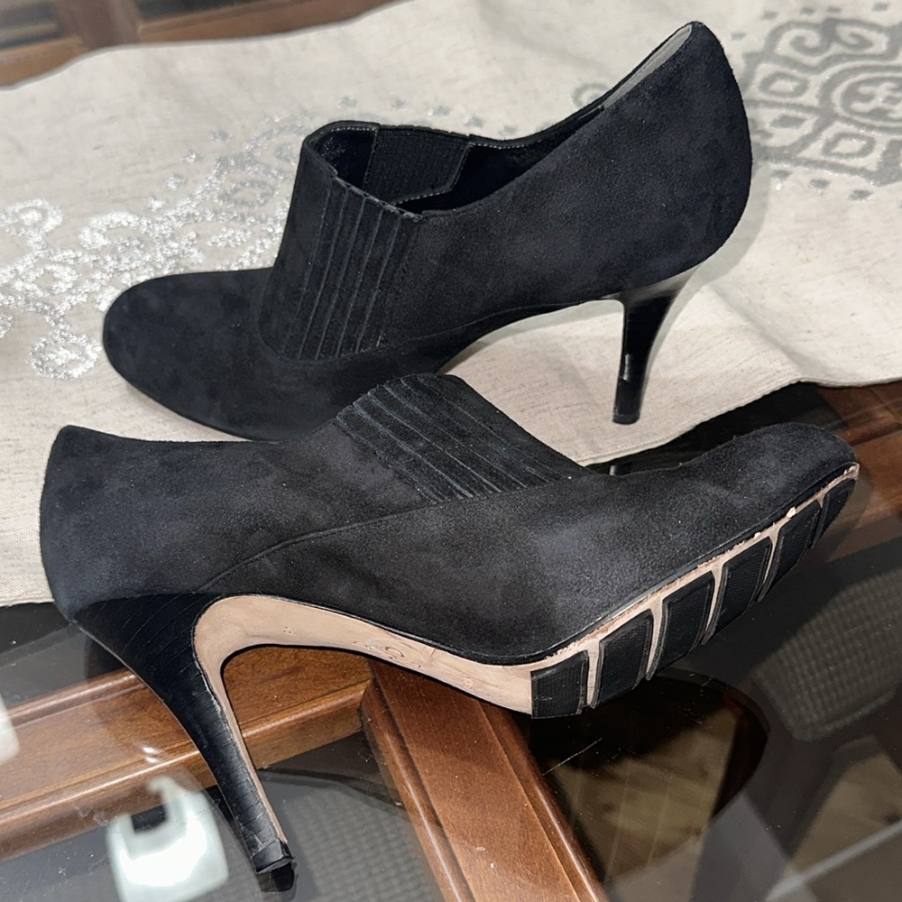 Cole Haan suede round toe booties, 9 women’s